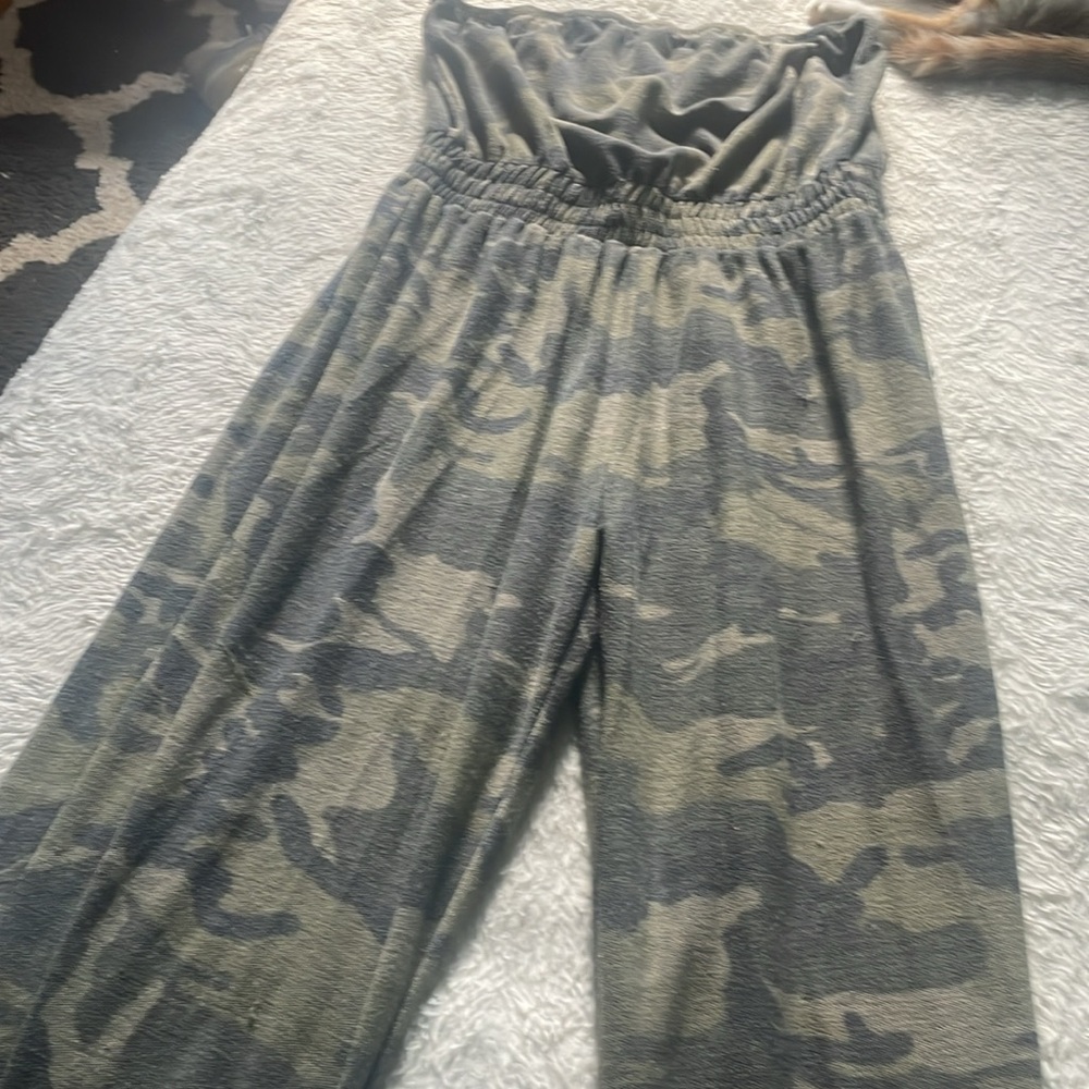 Camo tube top jumper. Size medium